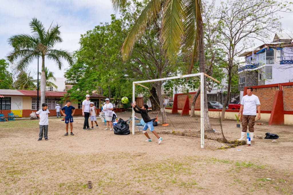 Kovay Gardens Miracles Hosts Clean Up And Improvement Day (3)